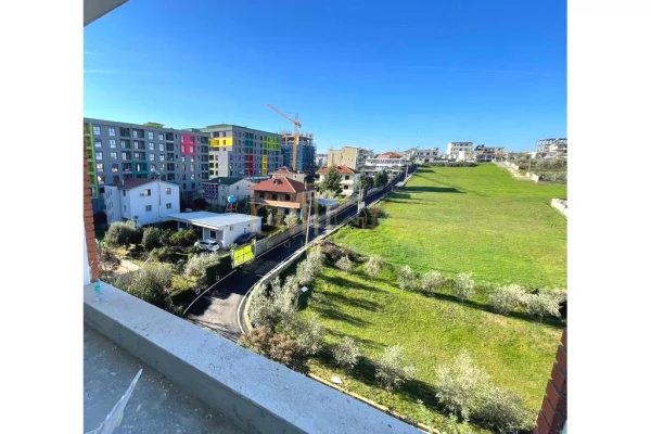 Appartamento in vendita a Tirana 2+1, Vuoto