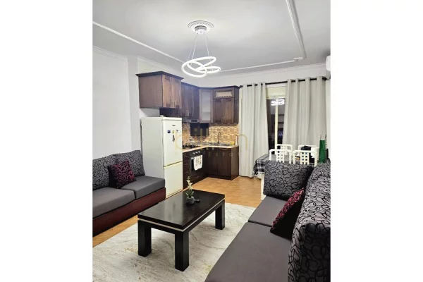 Appartamento in affitto a Tirana 2+1, Arredato