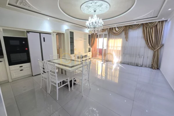 Shtepi ne shitje Apartament ne Tirane, 2+1, Mobilimi Pjeserisht e mobiluar, Pagesa 250,000  Euro.