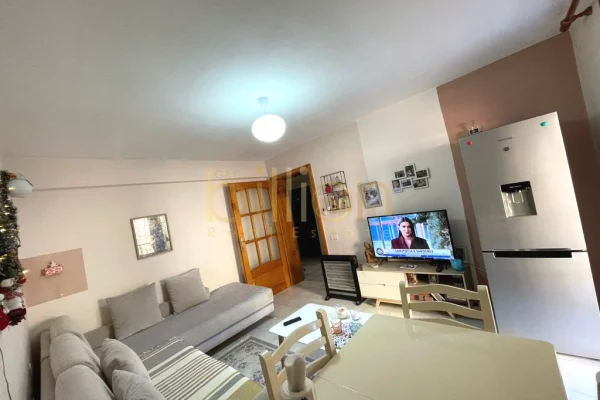 Appartamento in vendita a Tirana 2+1, Arredato