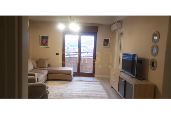 Appartamento in vendita a Tirana 2+1, Arredato