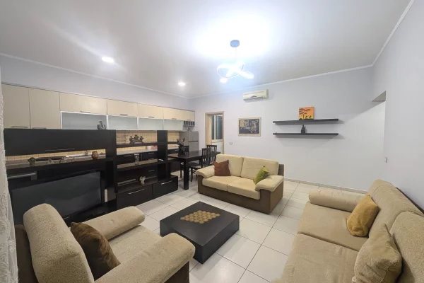 JEPET ME QIRA APRTAMENT 2+1+2 NE MYSLYM SHYRI. 650 EURO/MUAJ. Billion4587​