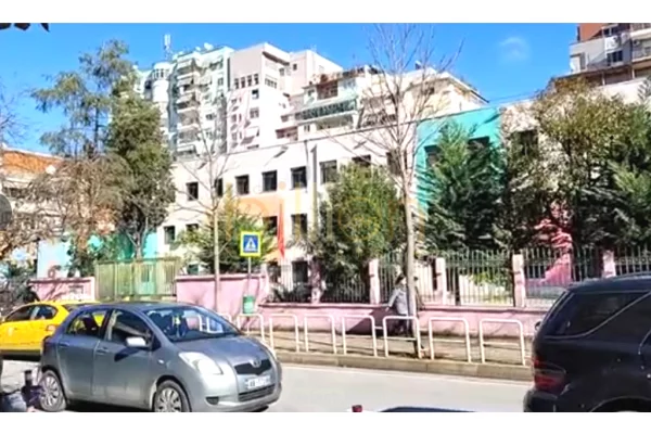 SHITET APARTAMENT 3+1 TEK GJIMNAZI “PETRO NINI LUARASI” 237.000 EURO. Billion4617​