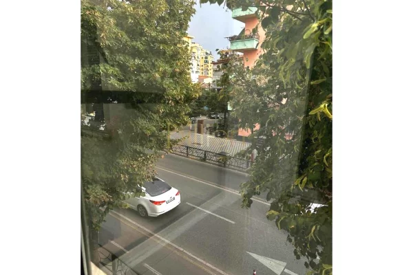 Appartamento in vendita a Tirana 1+1, Arredato