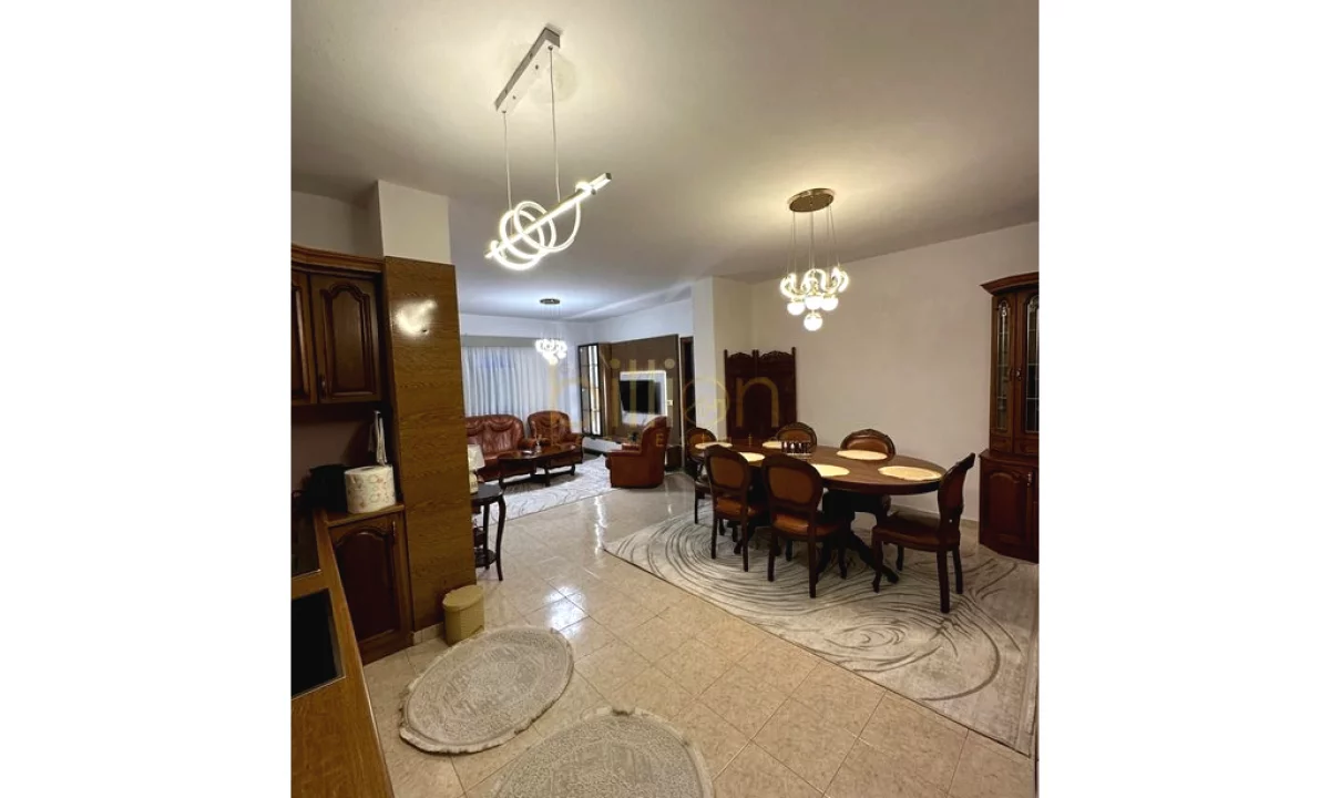 Appartamento in affitto a Tirana 2+1, Arredato