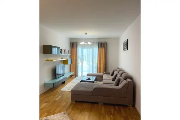 Shtepi me qera Apartament ne Tirane, 2+1, Mobilimi E mobiluar, Pagesa 1,000  Euro.