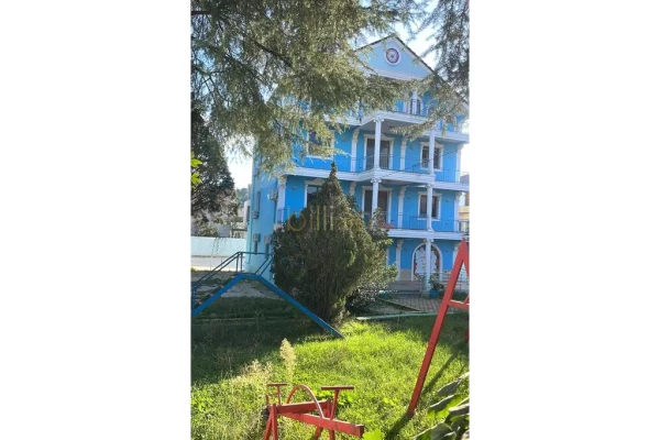 Casa in affitto 7+1 a Tirana - 3,500 Euro