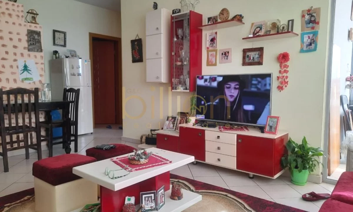 Shtepi ne shitje Apartament ne Tirane, 2+1, Mobilimi E mobiluar, Pagesa 120,000  Euro.