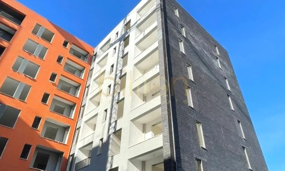 Apartment for sale in Tirana 3+1, Emty