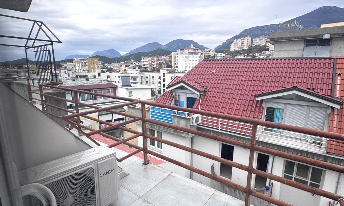 Appartamento in affitto a Tirana 1+1, Arredato