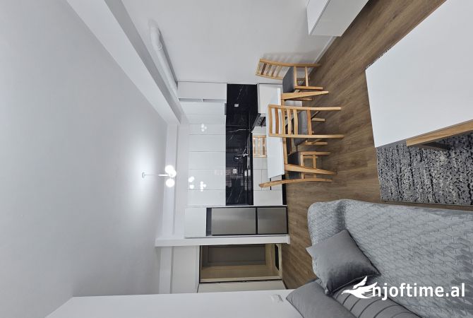 Shtepi me qera Apartament ne Tirane, 2+1, Mobilimi E mobiluar, Pagesa 50,000  Leke.