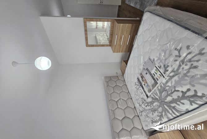 Shtepi me qera Apartament ne Tirane, 2+1, Mobilimi E mobiluar, Pagesa 50,000  Leke.