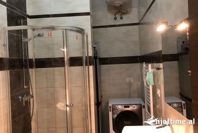 Shitet ambient biznesi te Rr Bogdaneve 93.1m2