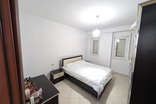Shtepi me qera Apartament ne Tirane, 1+1, Mobilimi E mobiluar, Pagesa 40,000  Leke.
