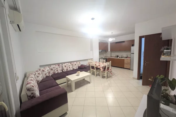Jepet apartament me qera i mobiluar 78m² kati i 4 pallat i ri me ashensor i mobiluar 