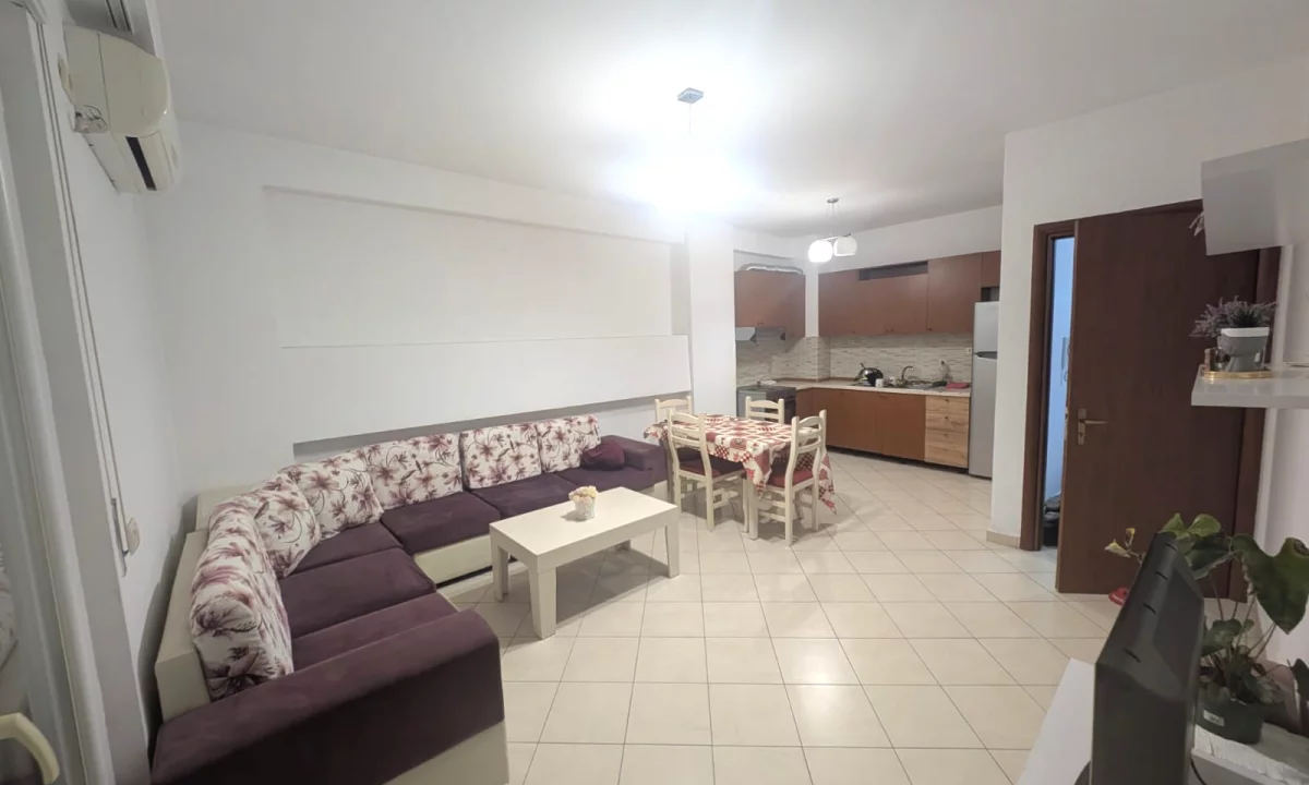 Shtepi me qera Apartament ne Tirane, 1+1, Mobilimi E mobiluar, Pagesa 40,000  Leke.