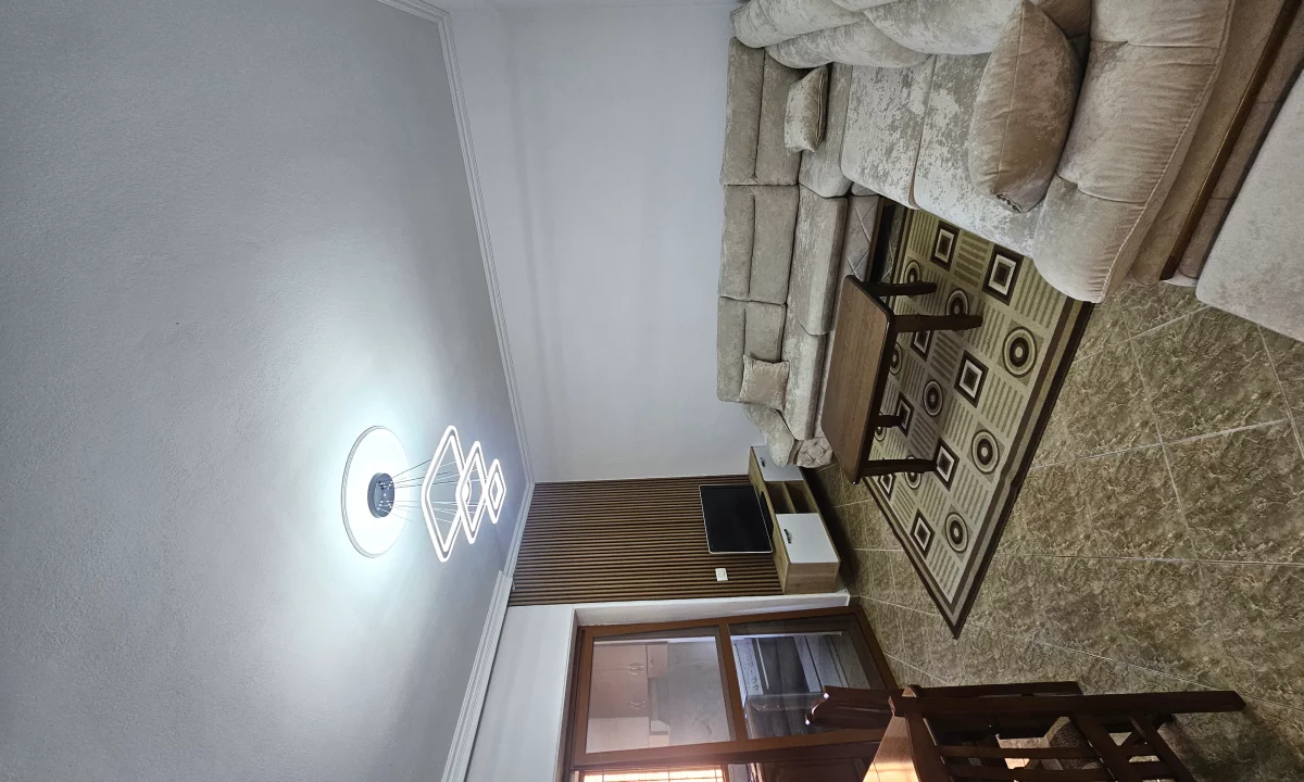 Shtepi me qera Apartament ne Tirane, 2+1, Mobilimi E mobiluar, Pagesa 55,000  Leke.