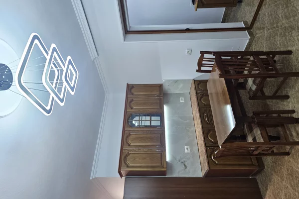 Shtepi me qera Apartament ne Tirane, 2+1, Mobilimi E mobiluar, Pagesa 55,000  Leke.