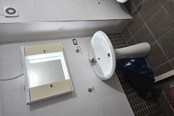 Shtepi me qera Apartament ne Tirane, 2+1, Mobilimi E mobiluar, Pagesa 35,000  Leke.