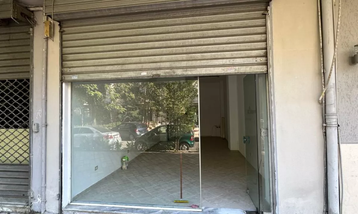 📍Jepet me Qira Dyqan 40m2 ish parku mbrapa square 21📍