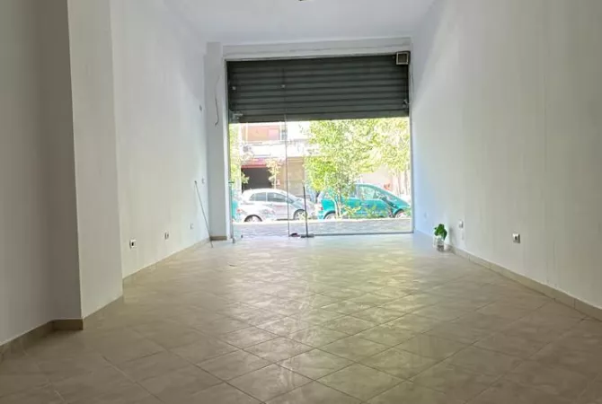 📍Jepet me Qira Dyqan 40m2 ish parku mbrapa square 21📍