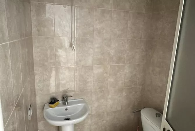 📍Jepet me Qira Dyqan 40m2 ish parku mbrapa square 21📍