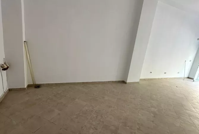 📍Jepet me Qira Dyqan 40m2 ish parku mbrapa square 21📍