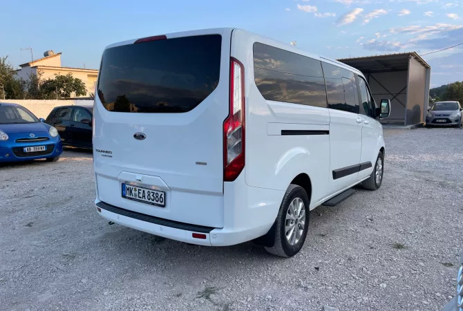 Jepet me qira Ford Custom