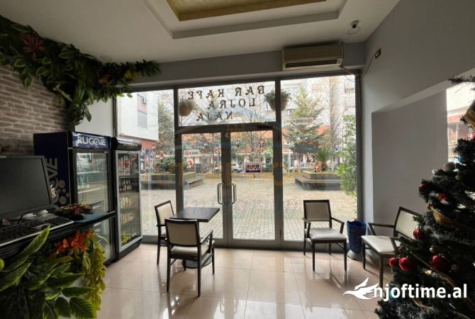 Shitet, Ambient Biznesi, Rruga e Dibres, Tirane.