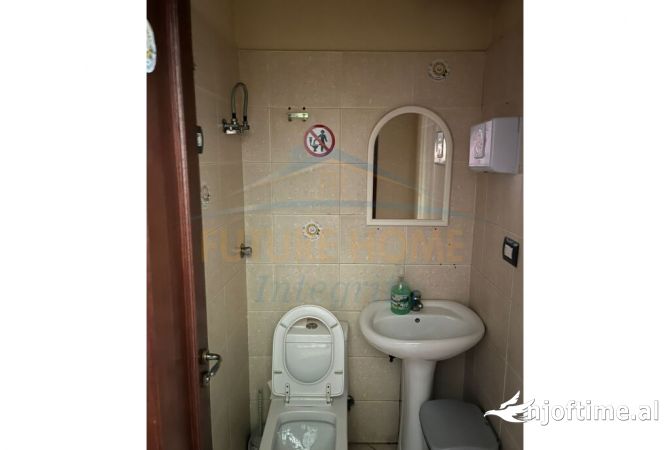 Shitet, Ambient Biznesi, Rruga e Dibres, Tirane.