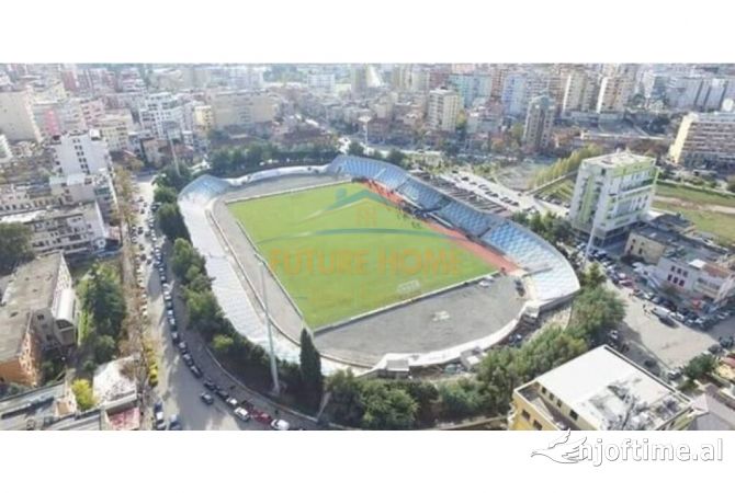 Ambiente Commerciale in Affitto 3+1 a Tirana - 2,200 Euro