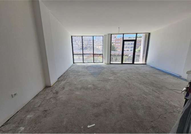 Business Property in Sale 3+1 in Tirana - 370,000 Euro