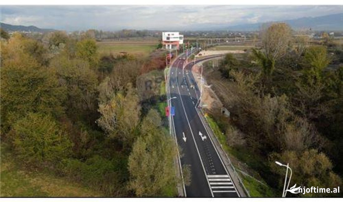 Shitet toke perballe universitetit Epoka!