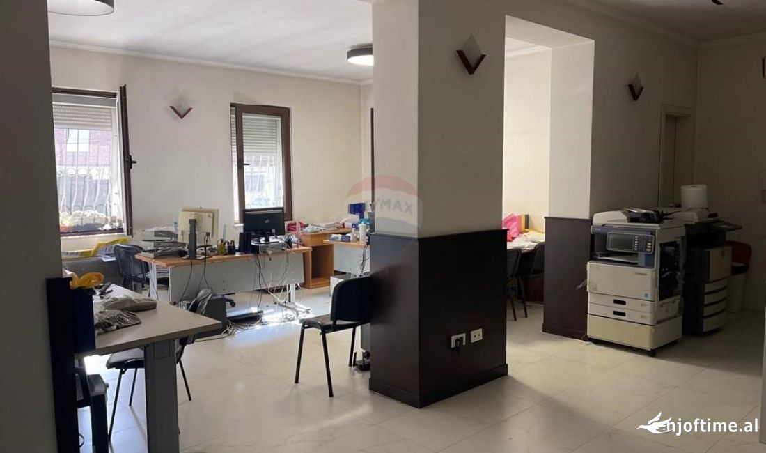 DYQAN PER QIRA TE RRUGA HOXHA TAHSIM