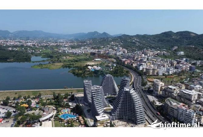 Ambiente Commerciale in Affitto 3+1 a Tirana - 1,500 Euro