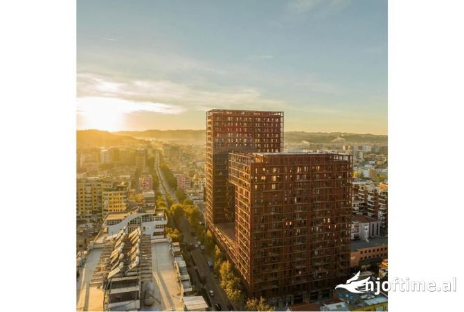 Ambiente Commerciale in Affitto 3+1 a Tirana - 1,500 Euro