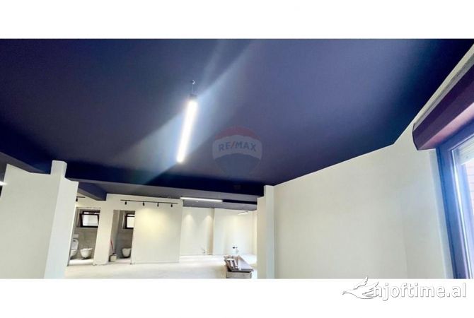 Ambiente Commerciale in Affitto 3+1 a Tirana - 1,850 Euro
