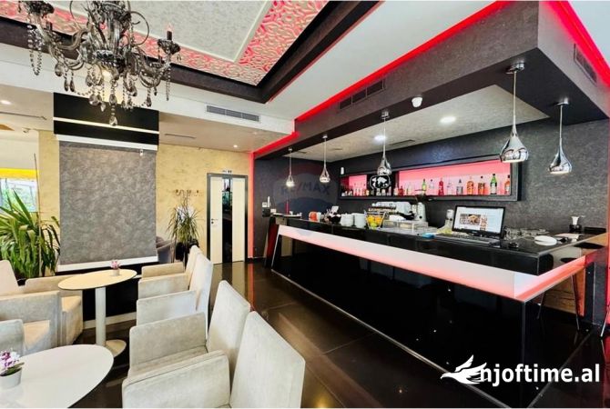 Ambiente Commerciale in Affitto 2+1 a Tirana - 1,700 Euro