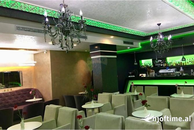 Ambiente Commerciale in Affitto 2+1 a Tirana - 1,700 Euro