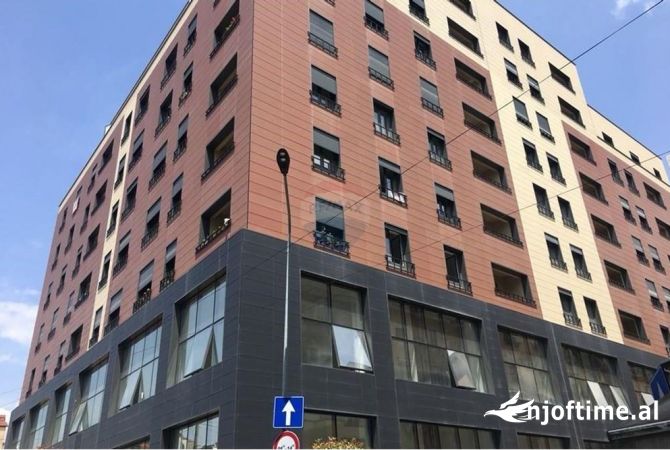 Zyra me qira tek Myslym Shyri!