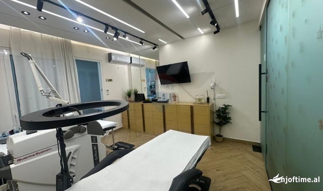 Shitet njesi biznesi tek Komuna e Parisit