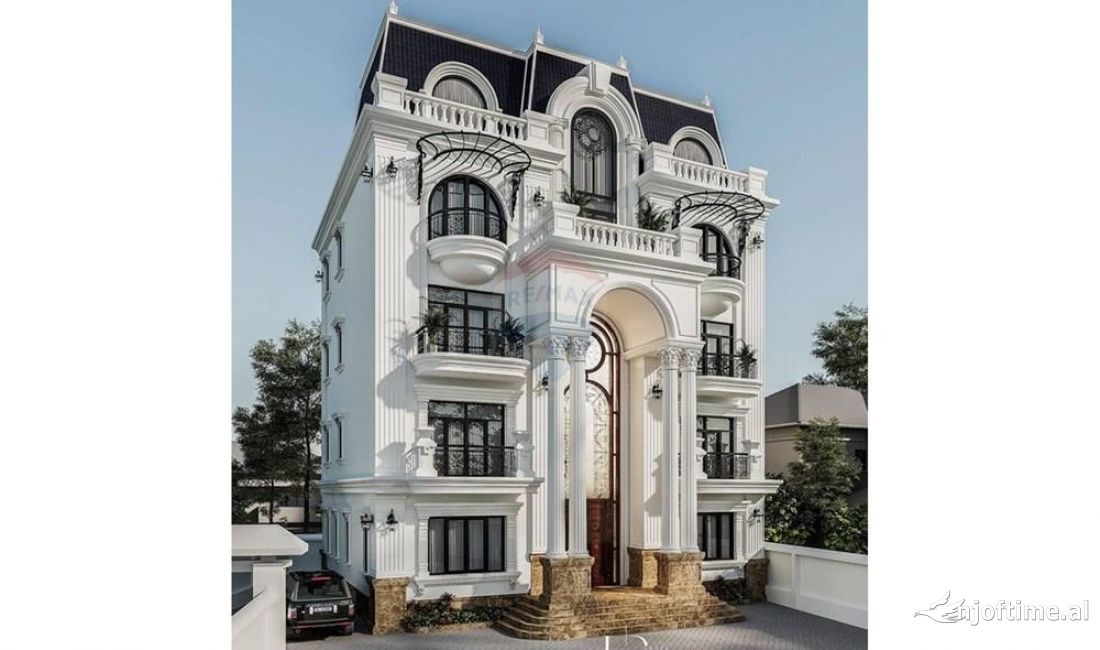 Shitet Boutique Hotel ne Korce.  Ka siperfaqe totale ndertimi 650 m2 dhe truall 208 m2.