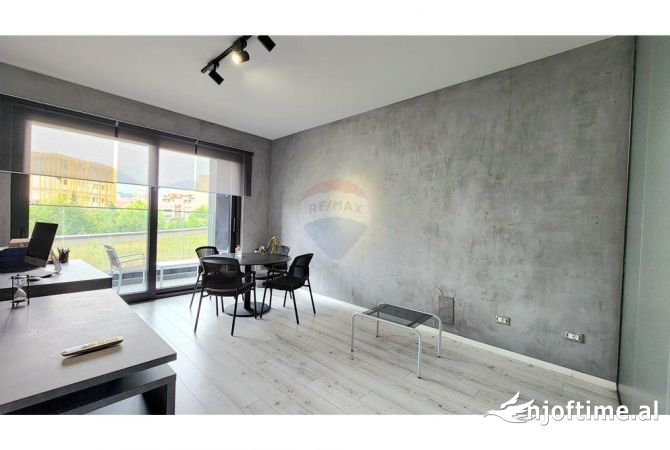 Zyra ndodhet ne nje nga ndertesat me te mira ne Tirane, Park Gate tek Rruga e Elbasanit. 