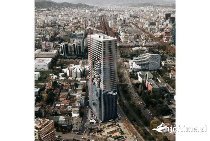 Ambiente Commerciale in Affitto 3+1 a Tirana - 5,000 Euro