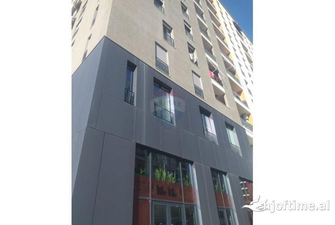 Ofrohet per qira ambient per zyra te Kompleksi Zirkon prane Neurologjise