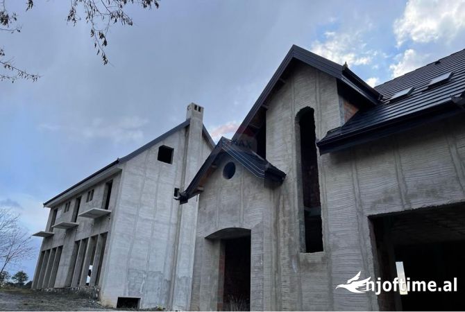 Business Property in Sale 5+1 in Elbasan - 1,300,000 Euro