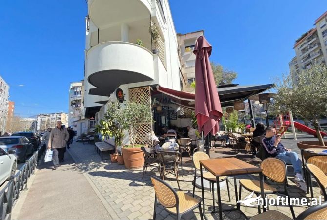 Ambiente Commerciale in Affitto 2+1 a Tirana - 1,800 Euro
