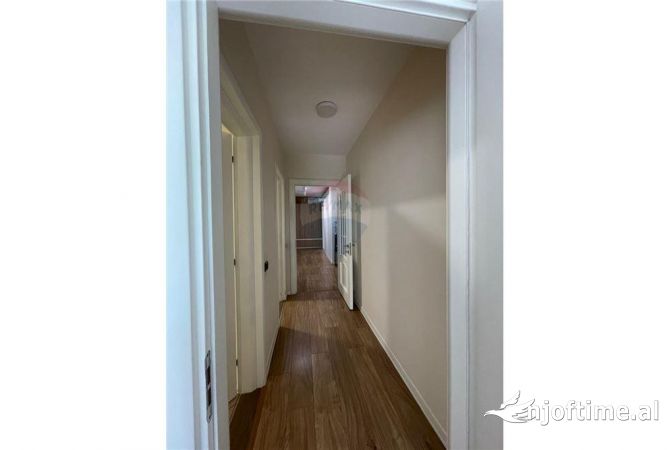 Ambient biznesi ne shitje 3+1 ne Tirane - 450,000 Euro