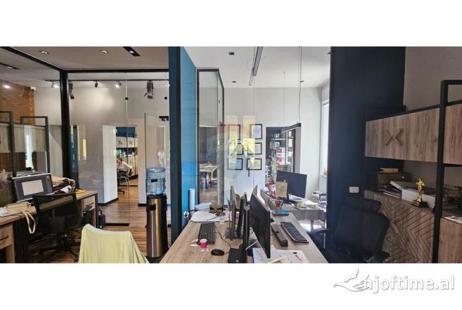 Zyre me qira Stadiumi Dinamo