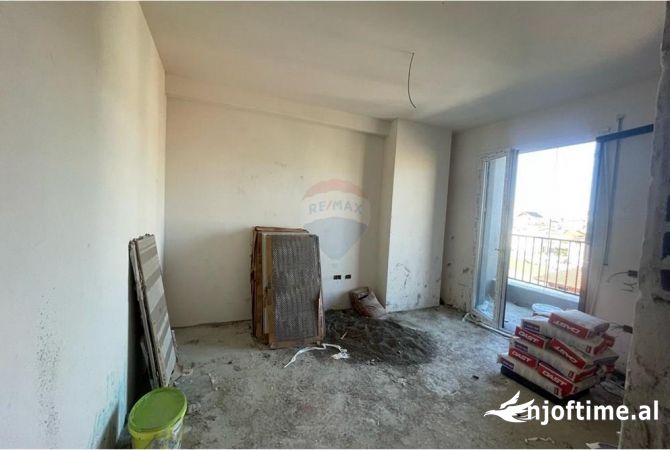 Shtepi ne shitje Apartament ne Tirane, 1+1, Mobilimi Bosh, pa mobiluar, Pagesa 86,021  Euro.